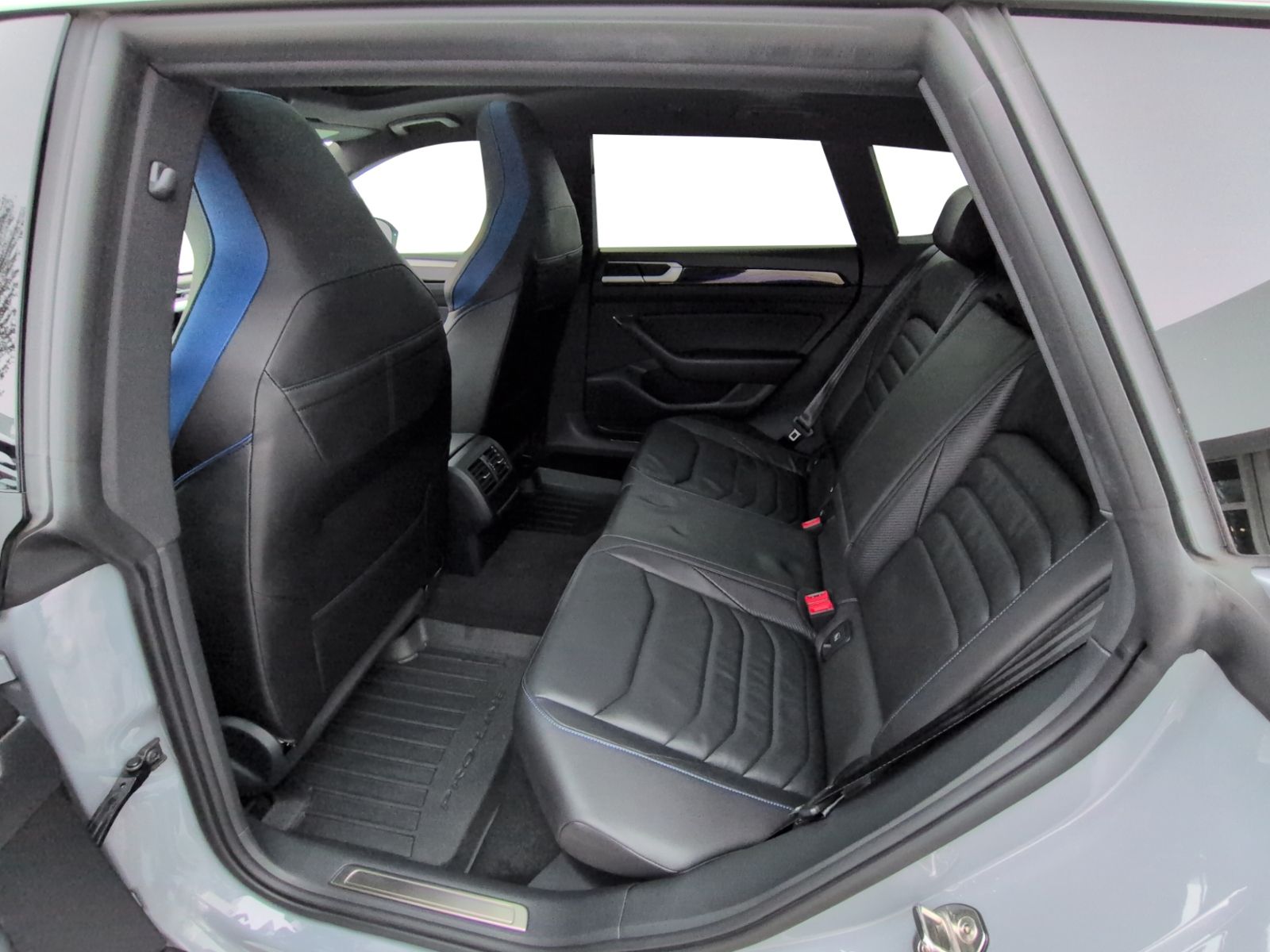 Arteon R Shooting Brake  VMAX.270 km/h+PANO+