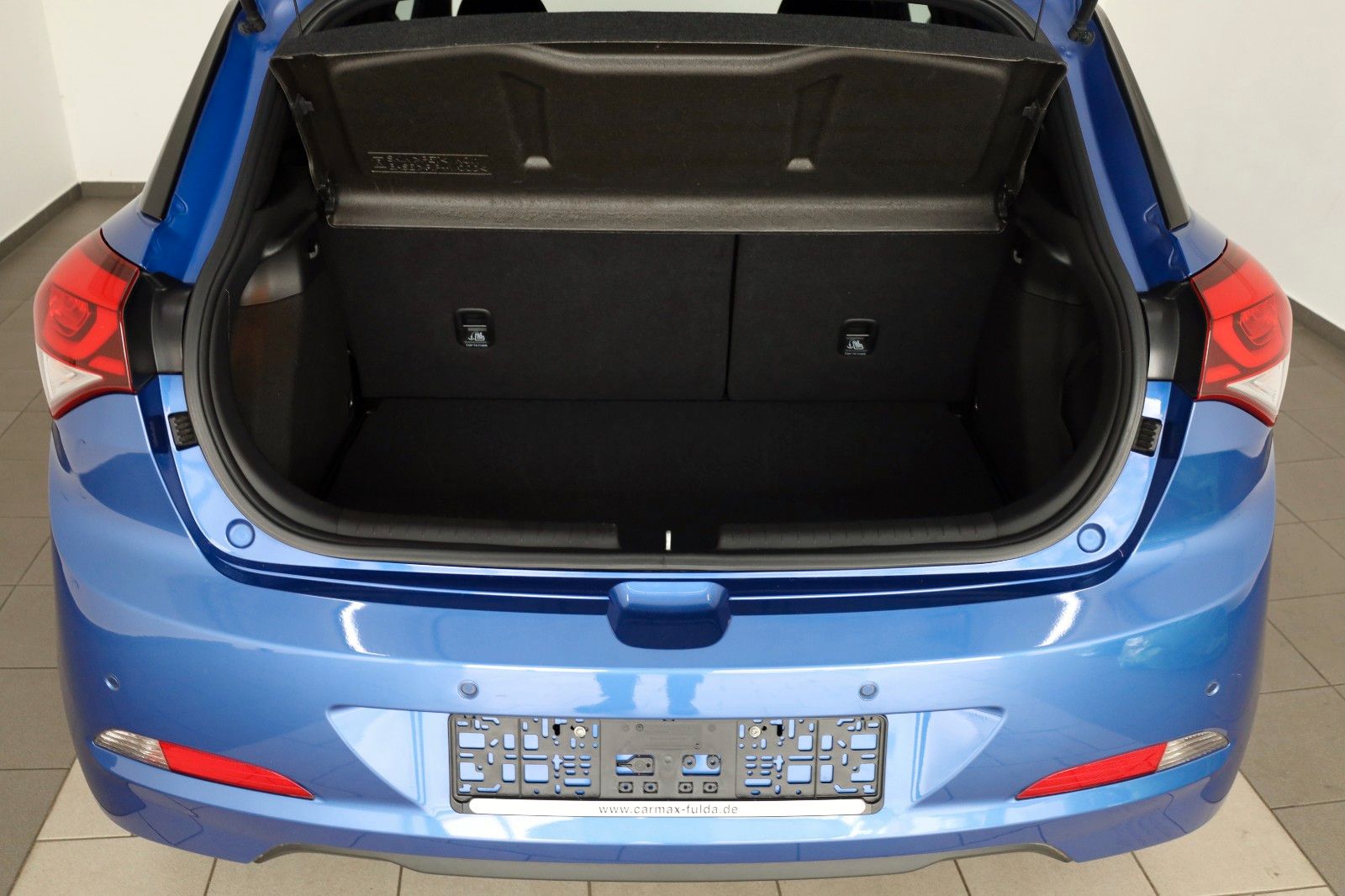 Fahrzeugabbildung Hyundai i20 Passion + Navi,SH,PDC,SR+WR