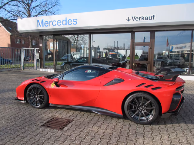 Ferrari SF 90 XX Spider voll Carbon