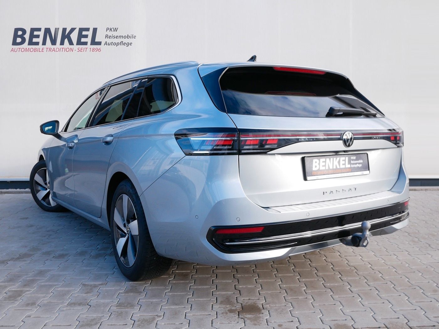 Fahrzeugabbildung Volkswagen Passat Variant 2.0 TDI Elegance NEU60T AHK Matri