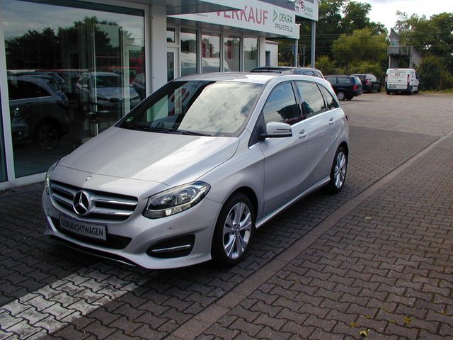 Mercedes-Benz B 180 d Navi Leder Alu PDC AHK 1.Hand Unfallfrei