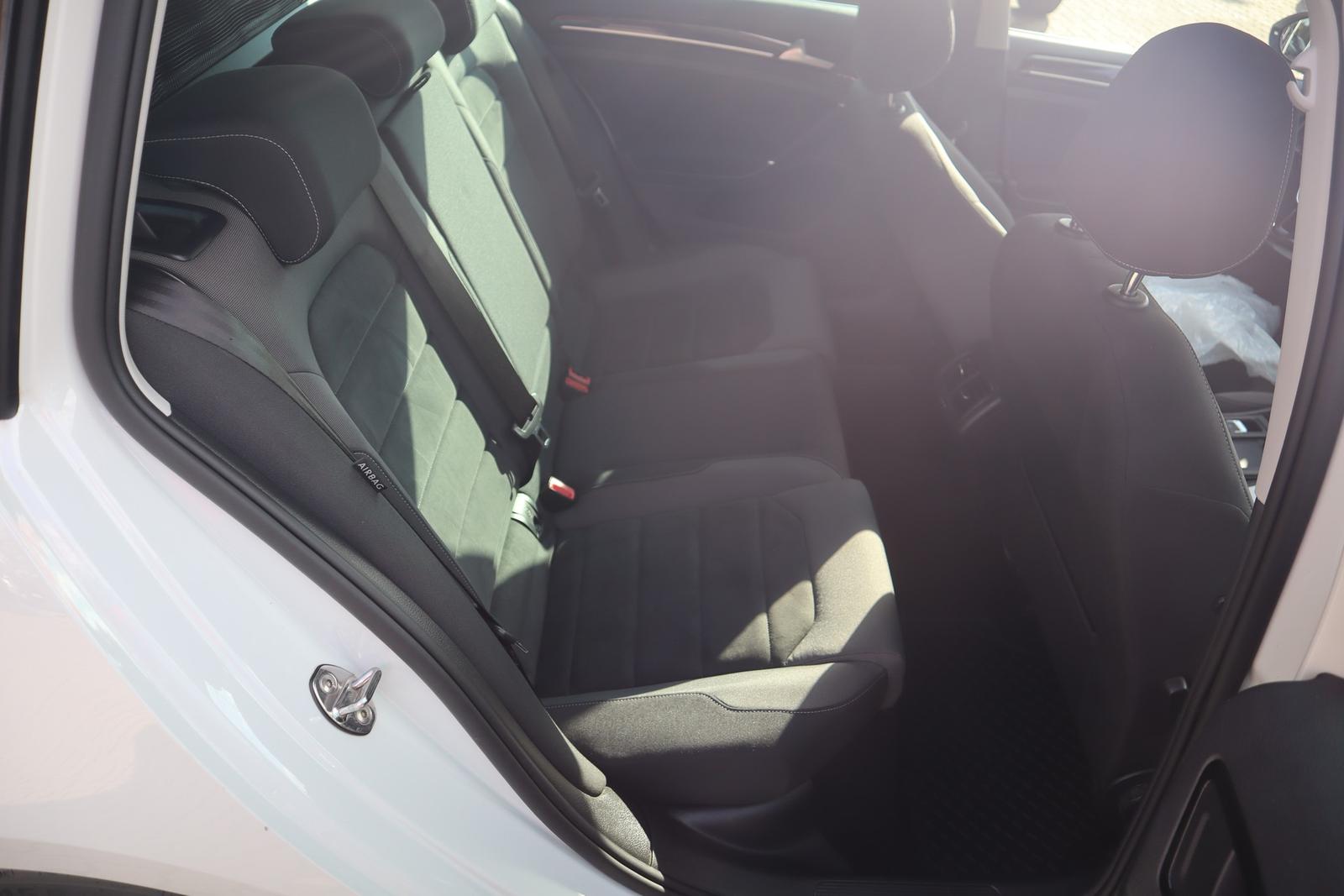 Volkswagen Golf VII Variant 1.5 TSI Highline ACC AHK LED