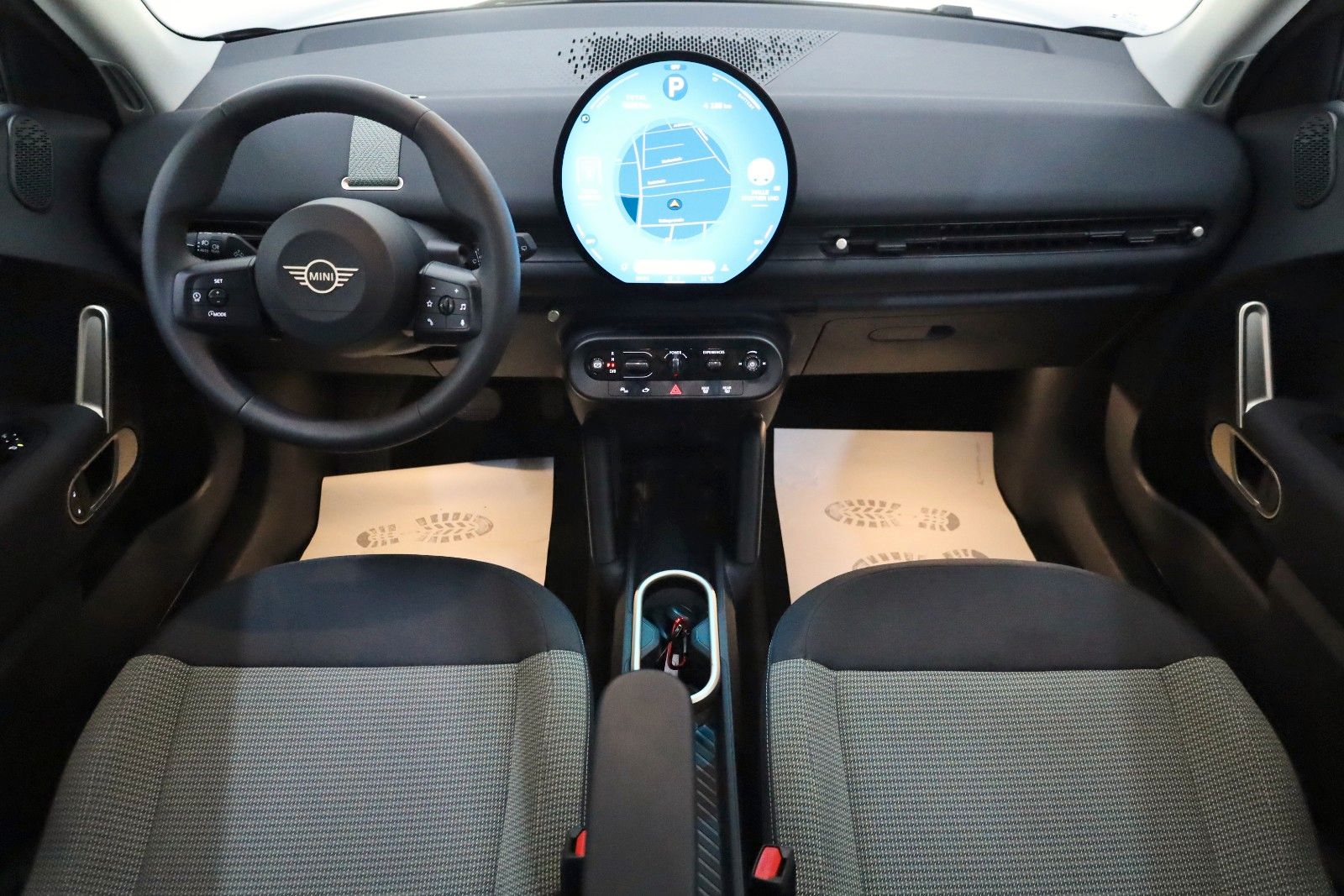 Fahrzeugabbildung MINI Aceman SE Essential Trim,LED,CarPlay,LED, 160kW!