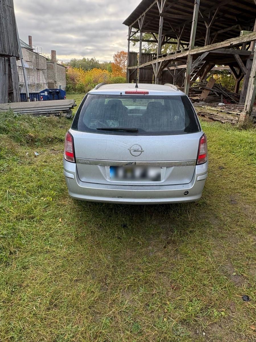 Opel Astra 2007 — engine 120 HP (88kW)