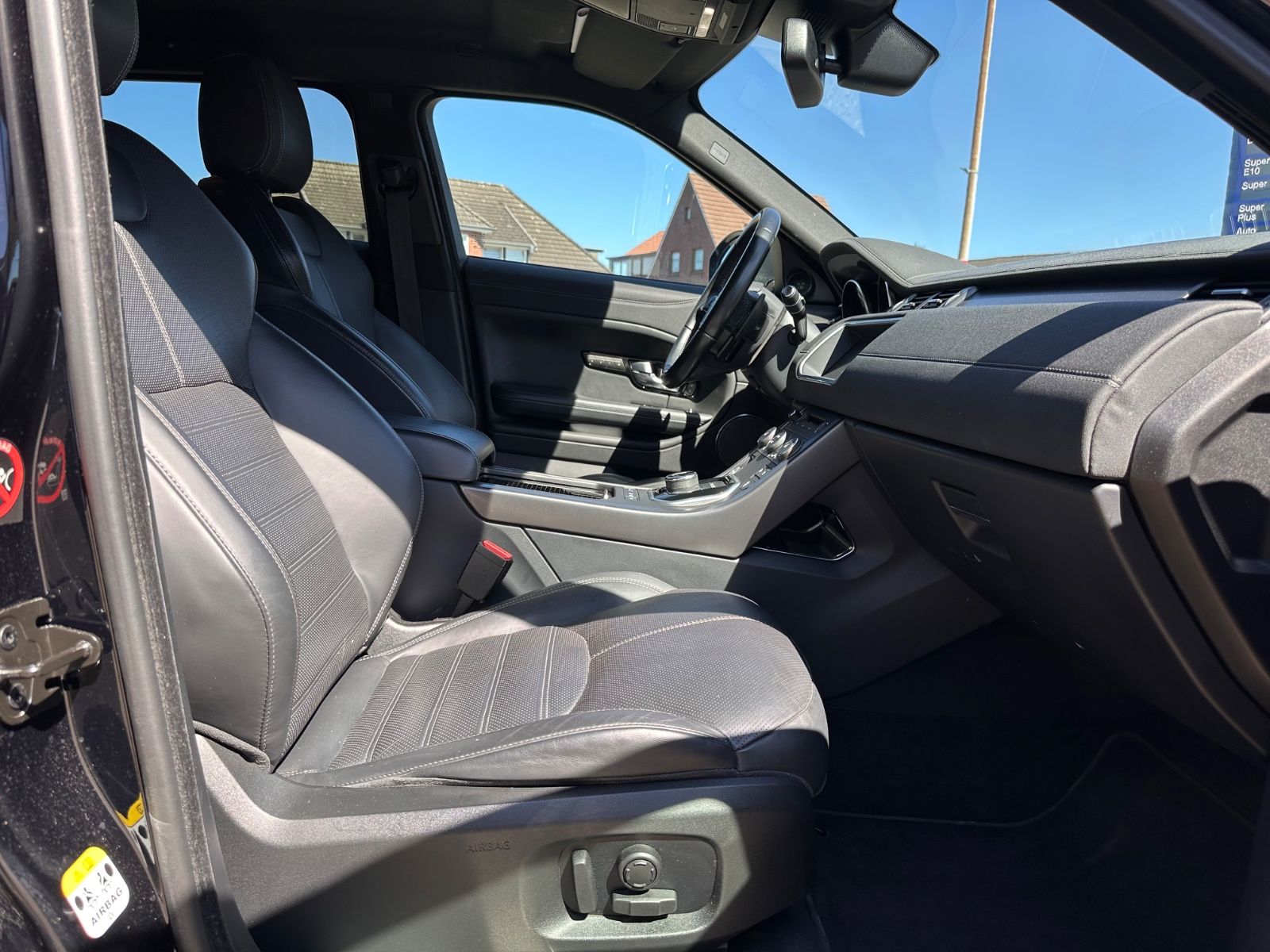 Fahrzeugabbildung Land Rover Range Rover Evoque 230 SD4 HSE Dynamic AHK/SOUND
