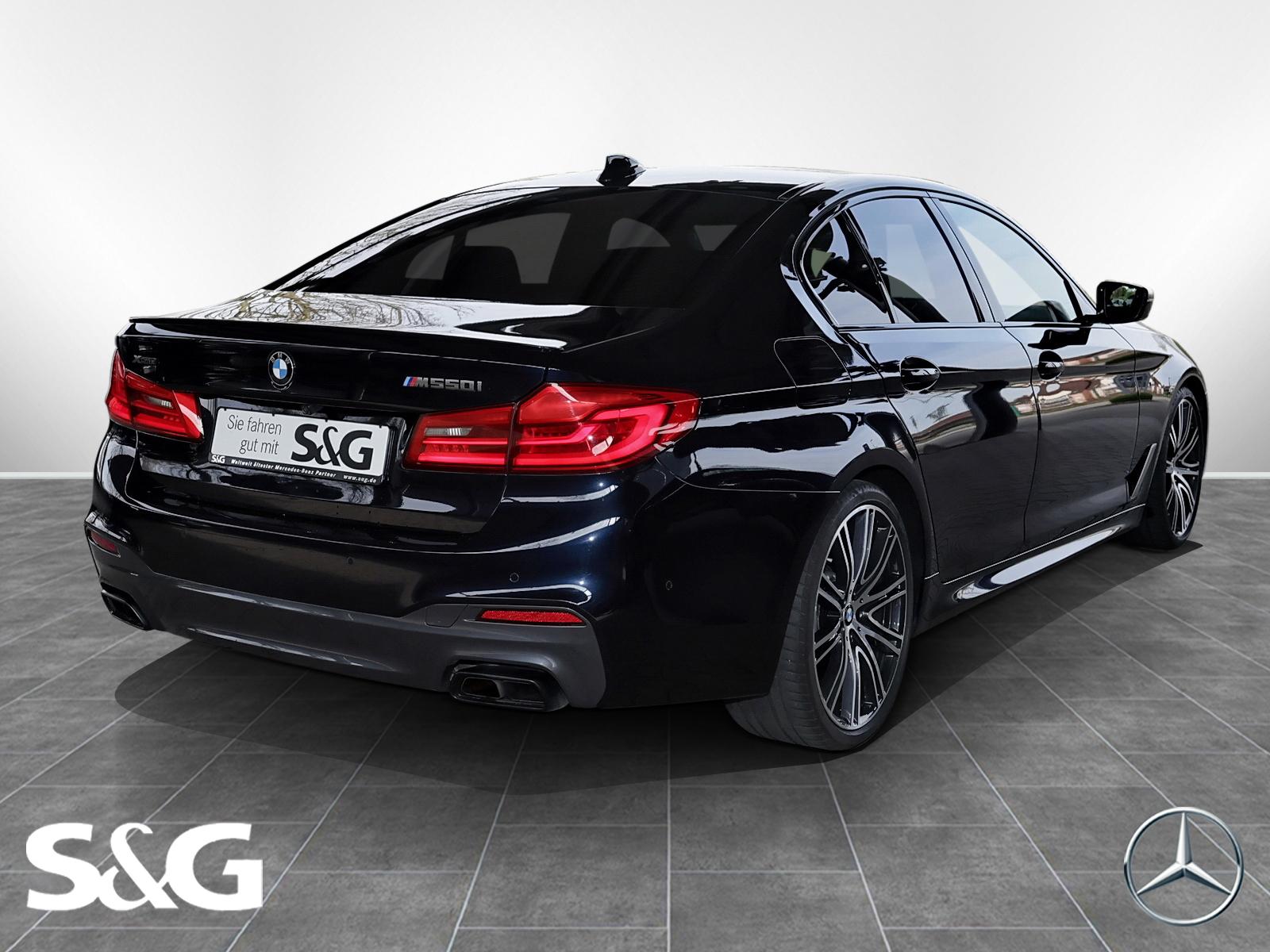 BMW M550 i xDrive TOTWINKEL+DISTRO+HIFI+KAMERA+20"