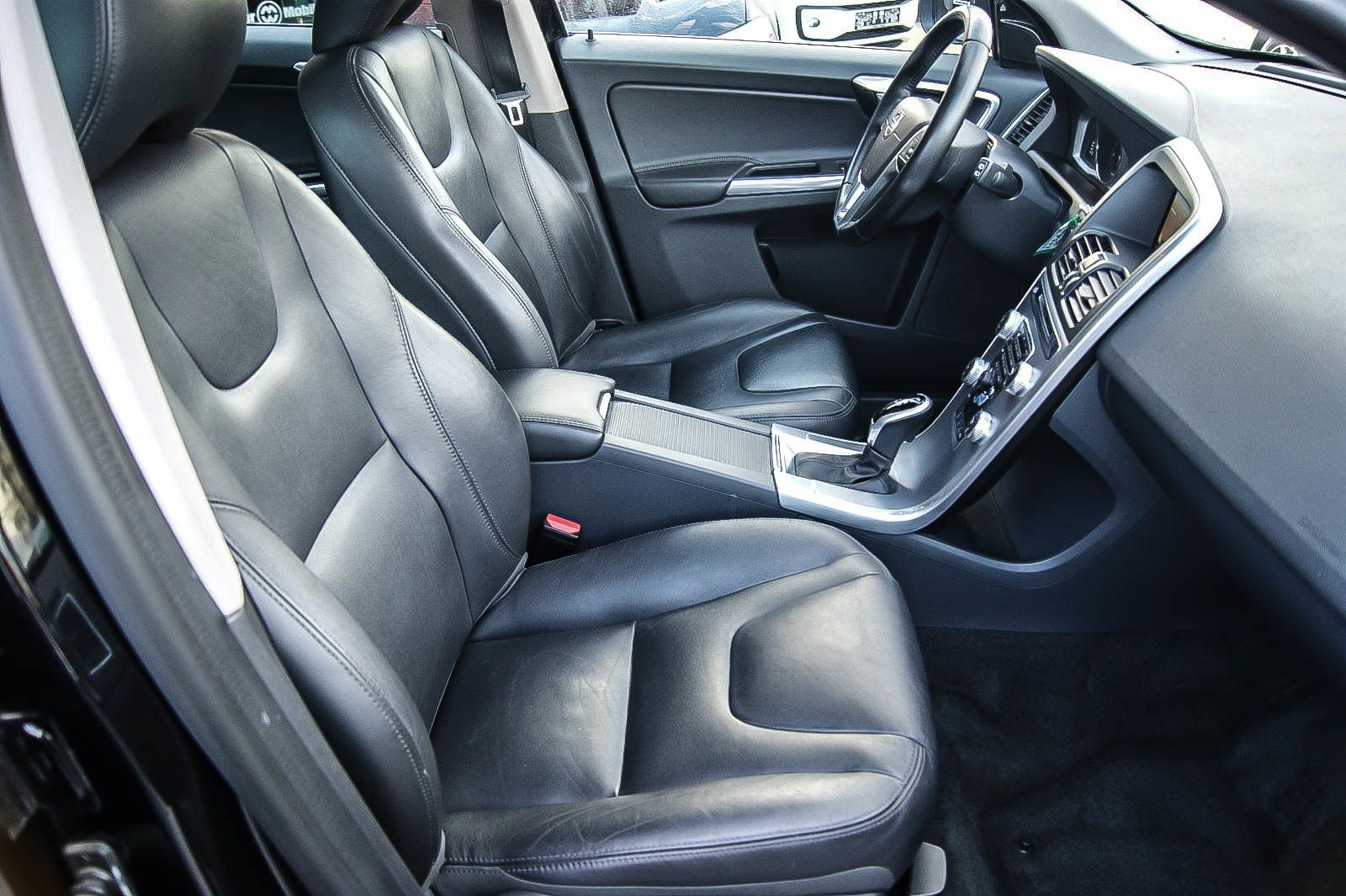 Fahrzeugabbildung Volvo XC60 D5 24 Summum AWD PANO STANDHZG KAMERA LEDER