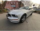Ford Mustang 4.6*AUTOMATIK*KLIMA*VOLLLEDER*ALUFELGEN* - Ford Mustang aus 2007: Coupé