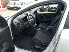 Fahrzeugabbildung Megane III Grandtour Expression 1.5 dCi 110 FAP