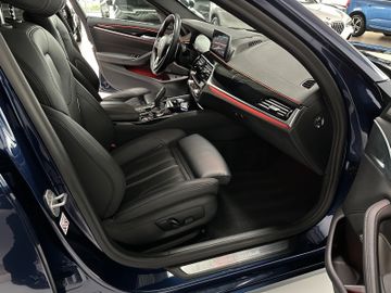 Fahrzeugabbildung BMW 540d xD Sport Line Kamera DAB H/K HUD Keyles 19"
