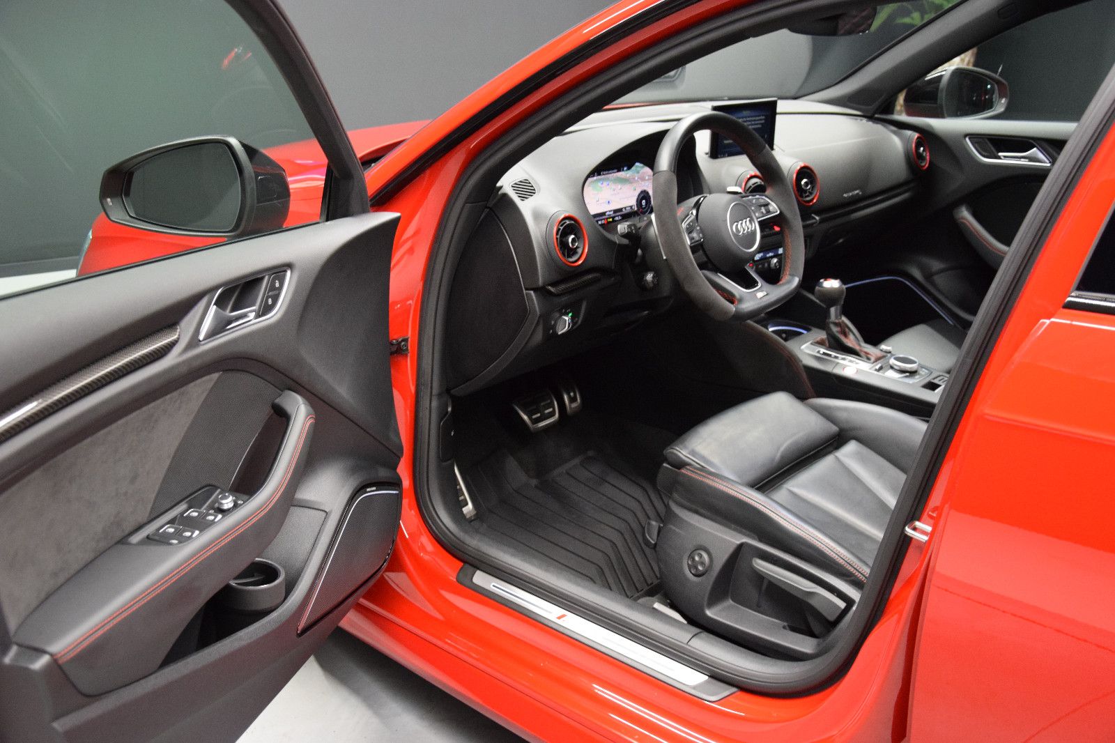 Fahrzeugabbildung Audi RS3 Sportback 2.5 TFSI quattro Pano Schale B&O