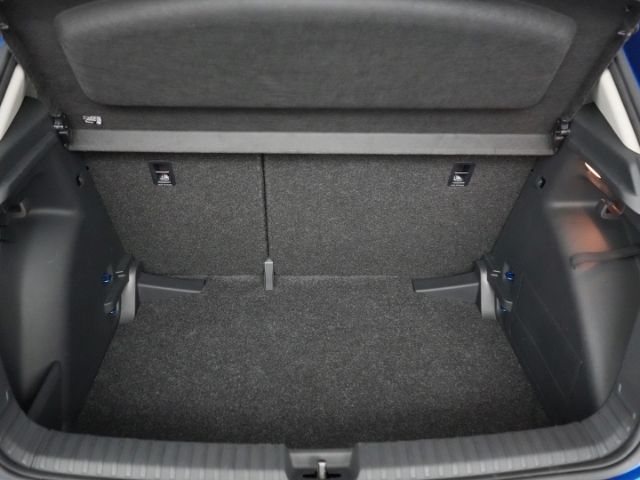 Fabia TOUR TSI+LED LICHT+PARKPILOT VO+HI+SITZHEI