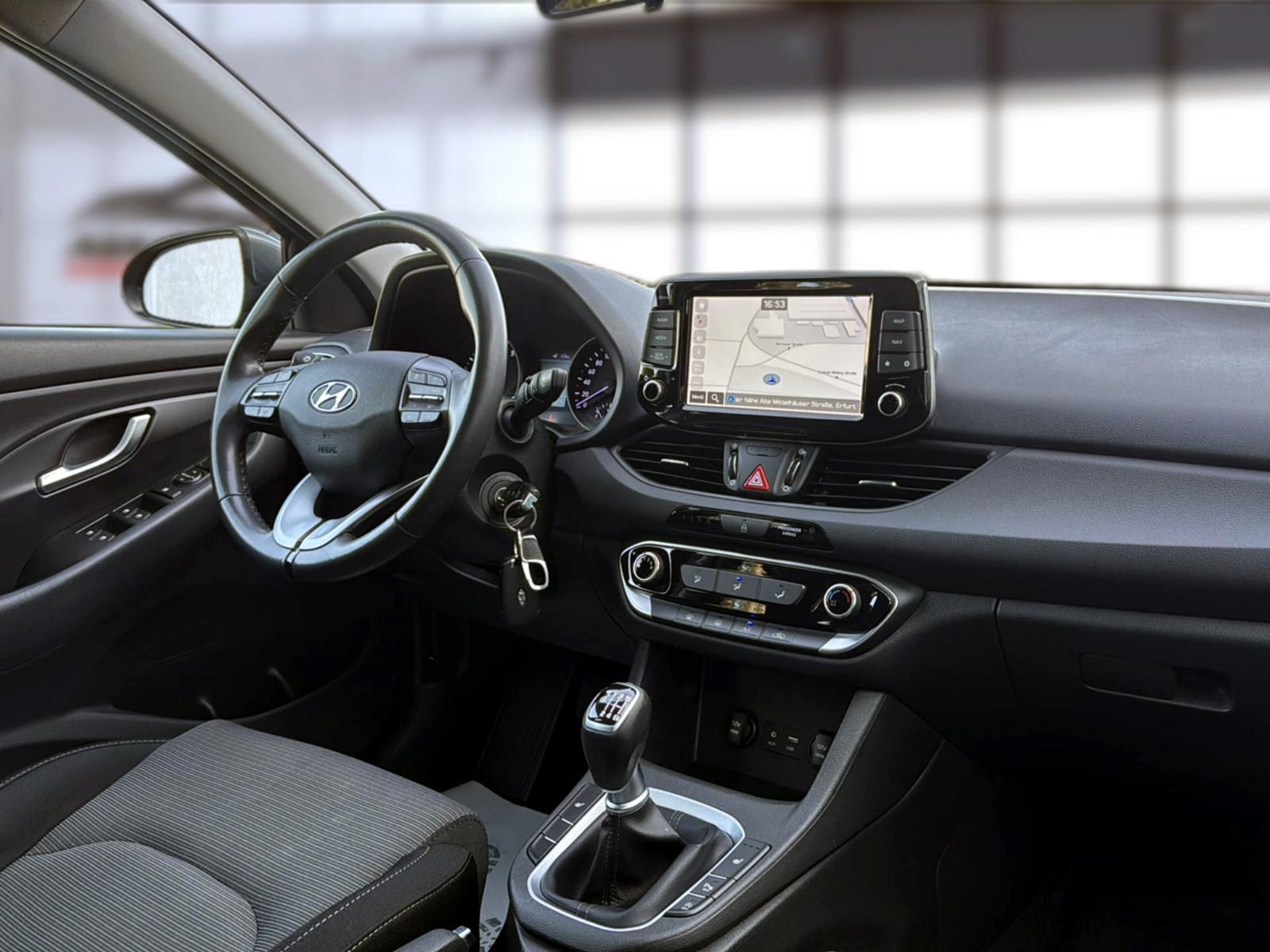 Hyundai i30 cw Trend+NAVI+KLIMA+PDC+KAMERA+AHK+ALU+75TKM