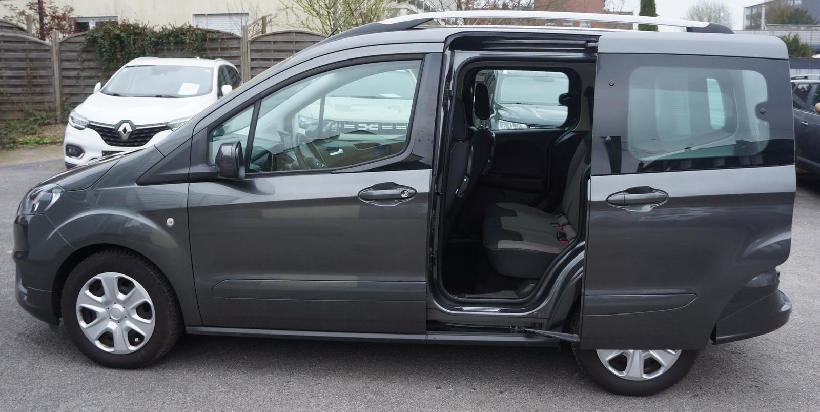 Ford Tourneo Courier AHK 2 Titanium Klimatronik NAVI