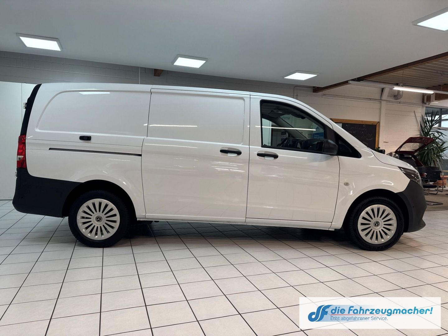 Fahrzeugabbildung Mercedes-Benz Vito Kasten 116 CDI PRO Facelift lang Navi Apple