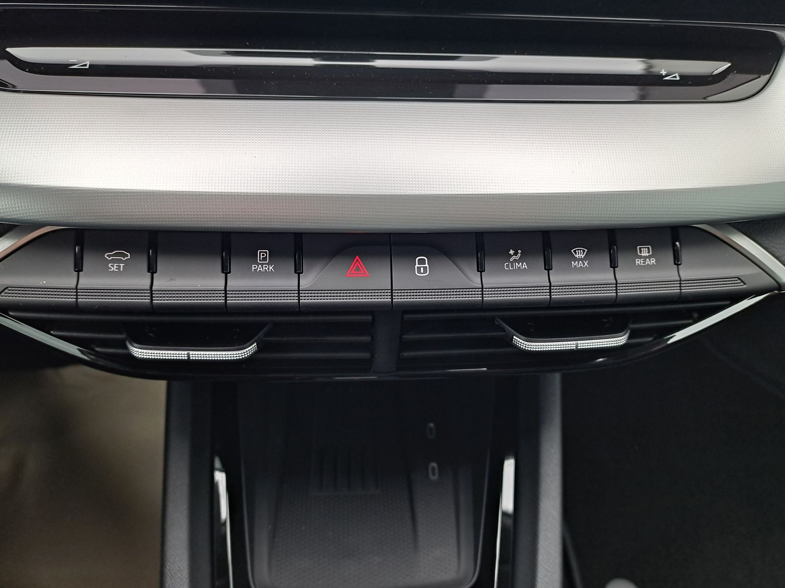 Fahrzeugabbildung SKODA Octavia MY'26 Combi 1.5TSI mHEV AHK NAVI LED ACC