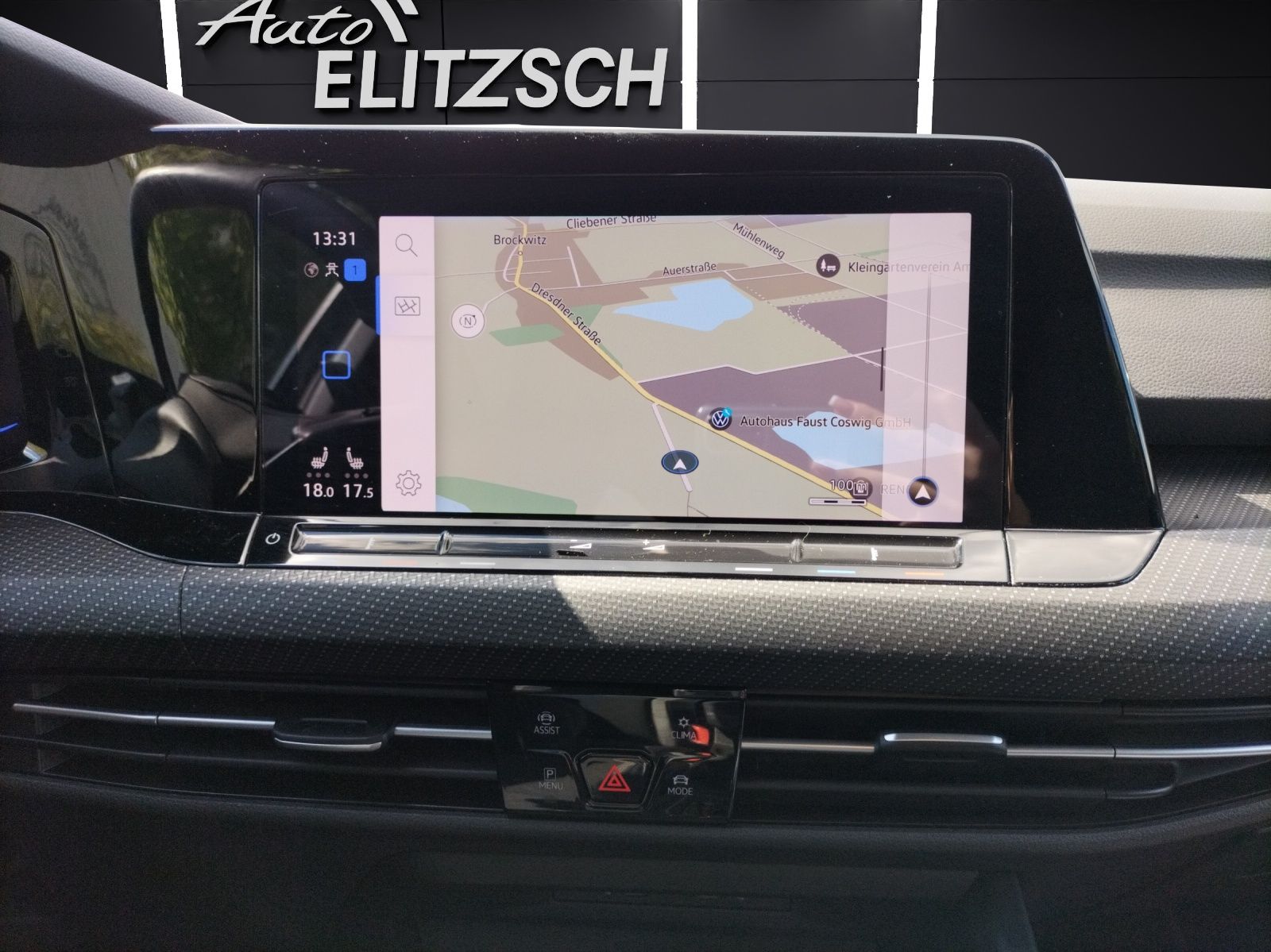 Fahrzeugabbildung Volkswagen Golf VIII R 4M  DSG Matrix Navi Harman AID ACC R