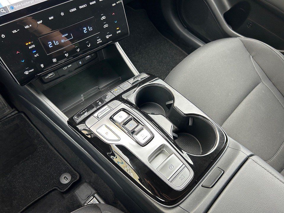 Fahrzeugabbildung Hyundai TUCSON 1.6 CRDi 136PS 48V 7DCT 2WD TREND 1.HAND+