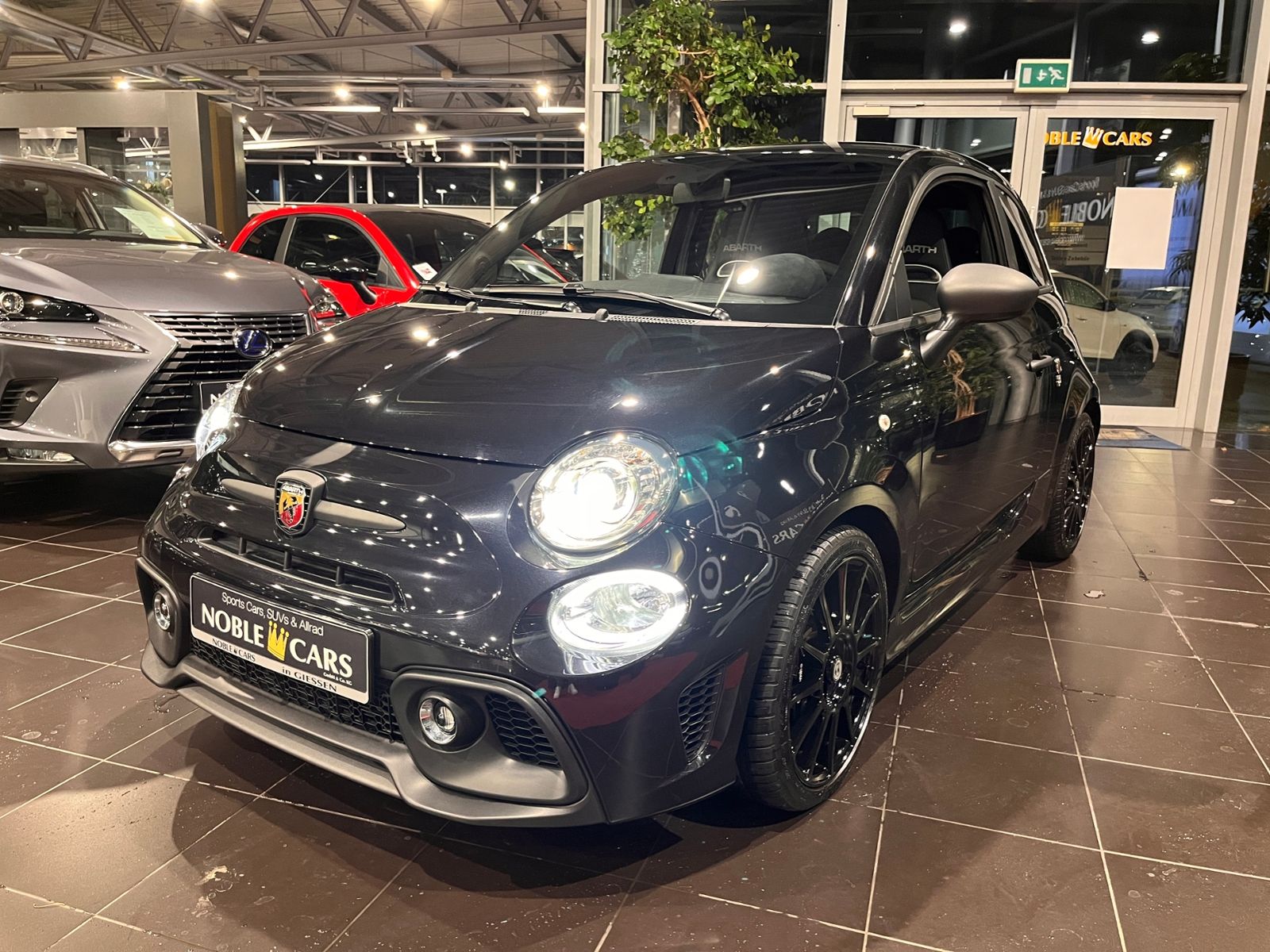 Fahrzeugabbildung Abarth 595 Competizione BI-XEN NAV DAB PDC 17"