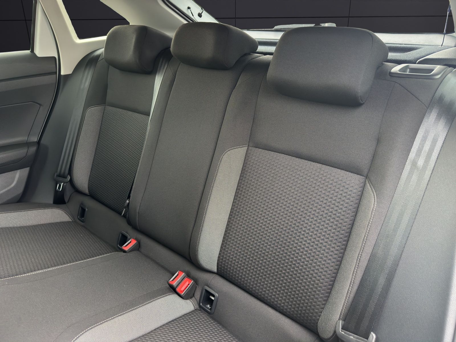 Fahrzeugabbildung Volkswagen Taigo Life TSI LED SH DAB+ PDC