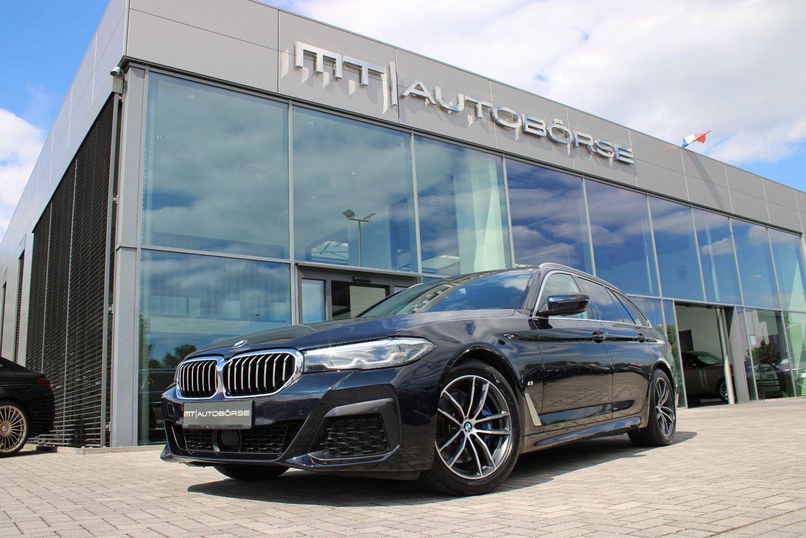 BMW 520D TOURING XDRIVE M SPORT #AHK #HUD #1.HAND!