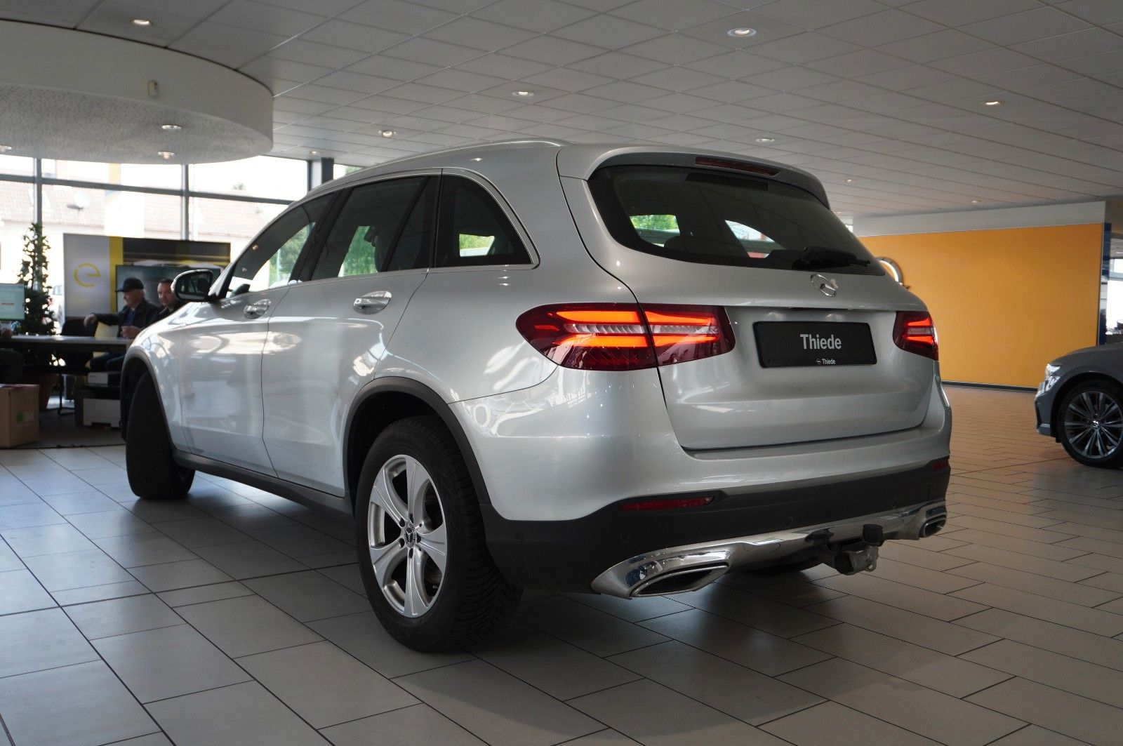 Fahrzeugabbildung Mercedes-Benz GLC 220D EXCLUSIVE 4MATIC NAVI/LED/KAMERA/SH/AHK