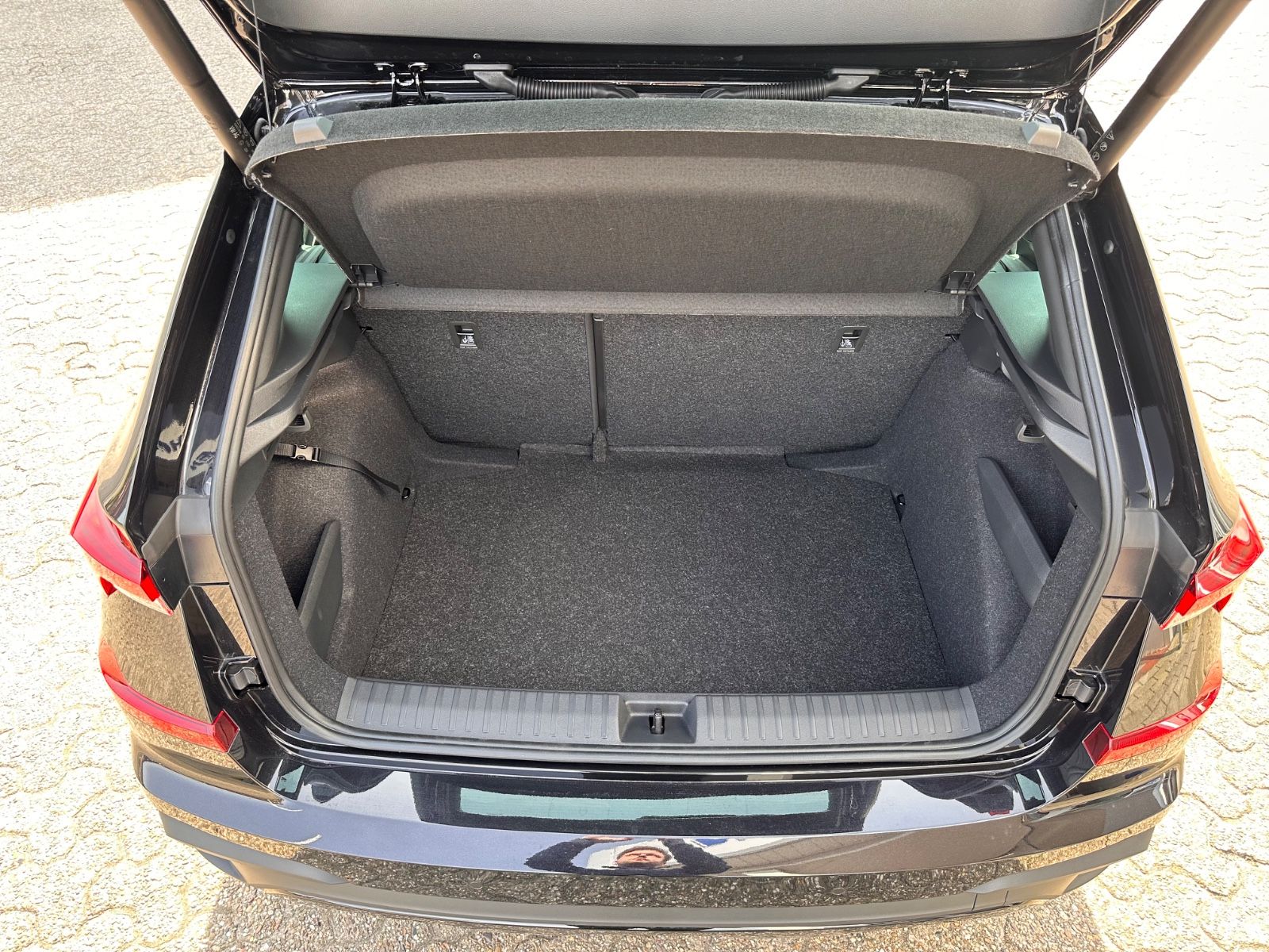 Fahrzeugabbildung SKODA Kamiq Monte Carlo 1.5 TSI DSG MATRIX/AHK/ACC/Pan