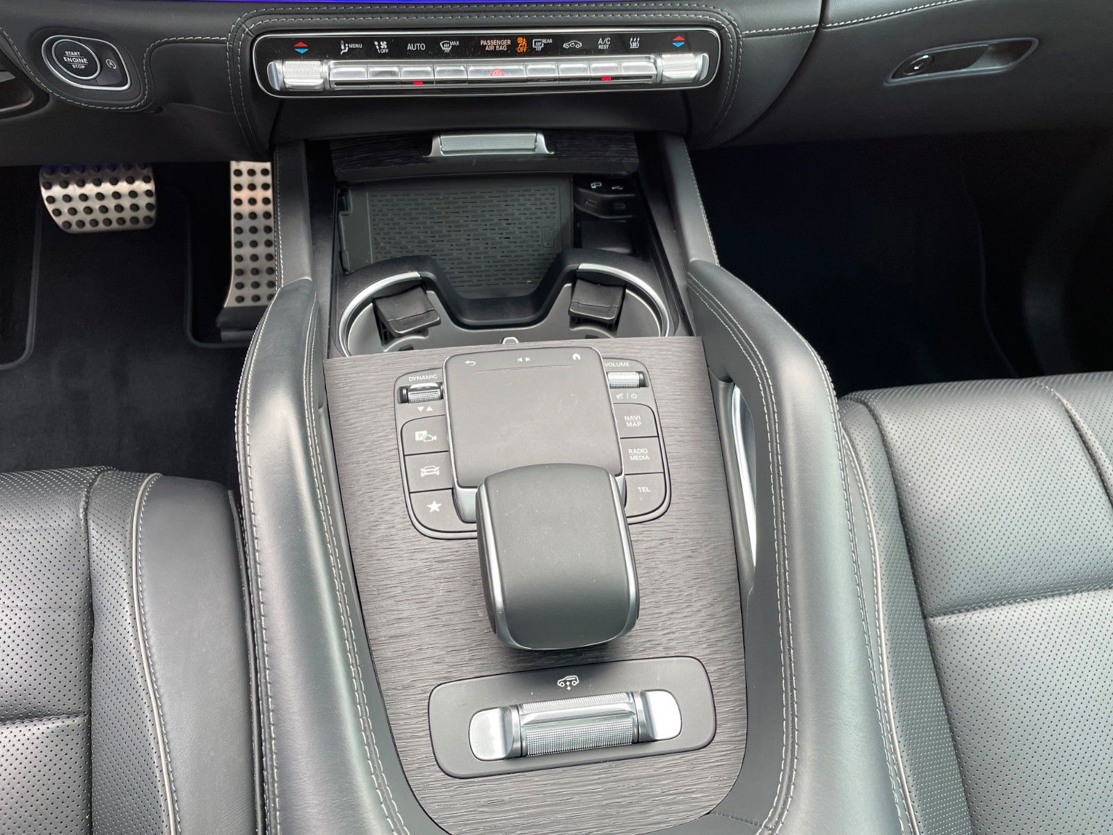 Fahrzeugabbildung Mercedes-Benz GLS 580 4M AMG Pano+AHK+Burm+7Sitz+HUD+Fond+VOLL