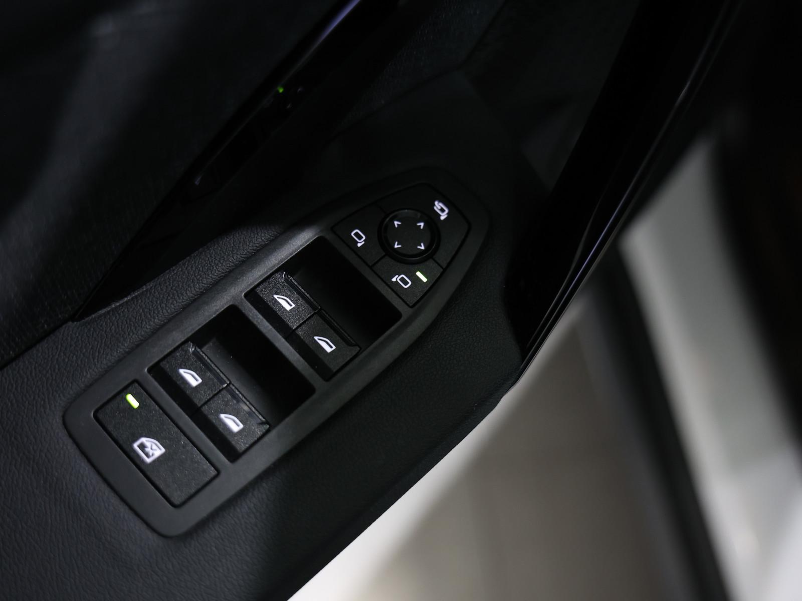 BMW iX1 30 xDrive 95,7% PREMIUM / HARMAN/KARDON, LED, миниатюра 17