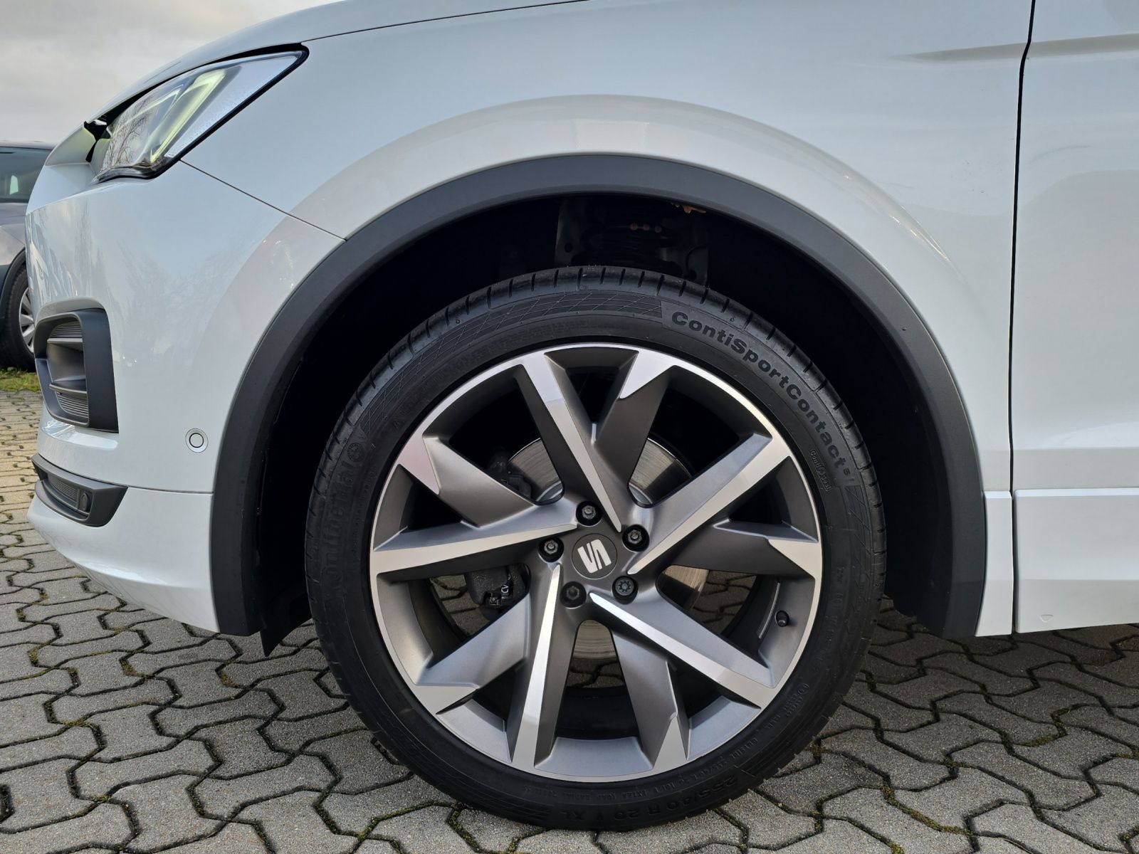 Fahrzeugabbildung SEAT Tarraco FR 1.5 TSI ACT ACC LED NAVI AHZ