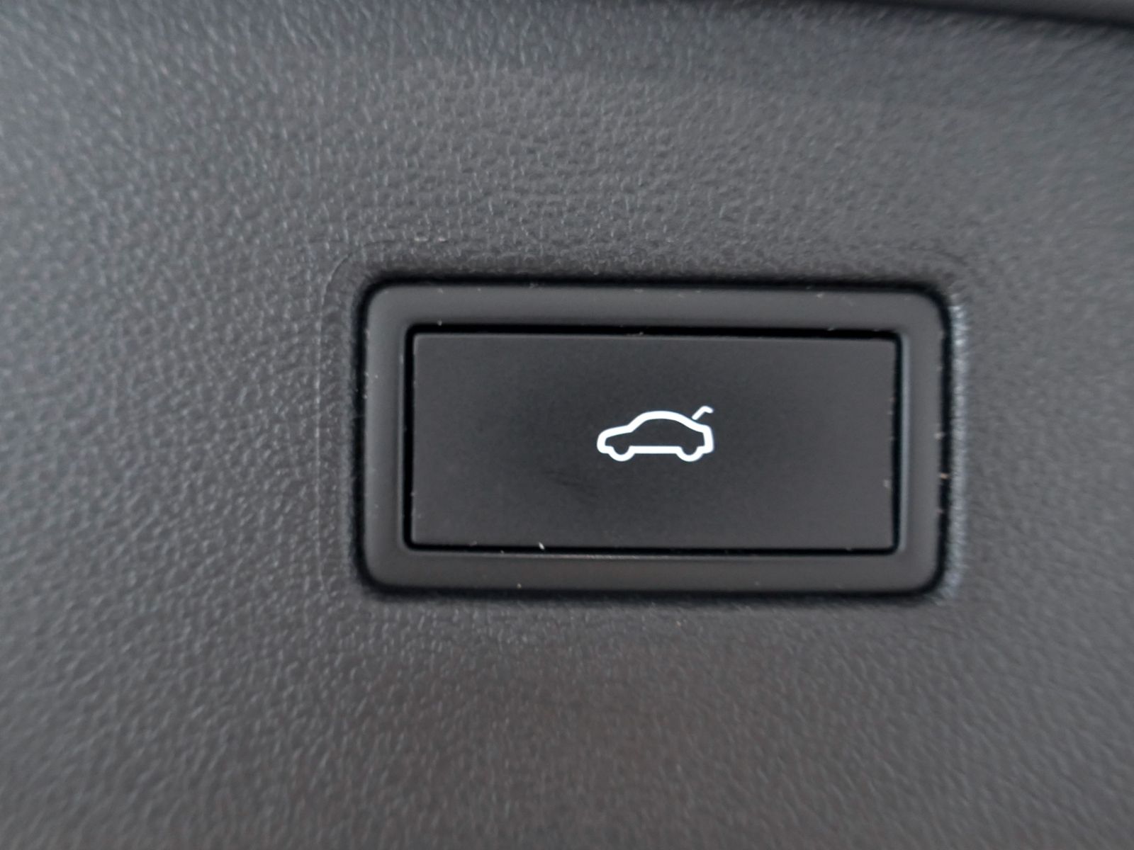 Fahrzeugabbildung Volkswagen Tiguan Allspace MOVE 4M 2.0 TDI DSG LED AHK RFK