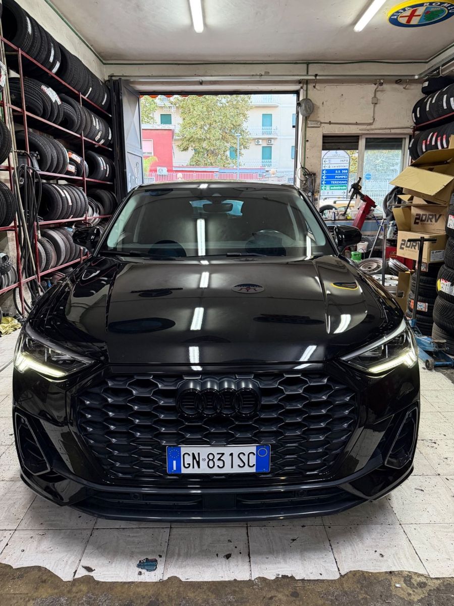 Other Audi Q3 35 TDI S tronic Identity Black imagem 2