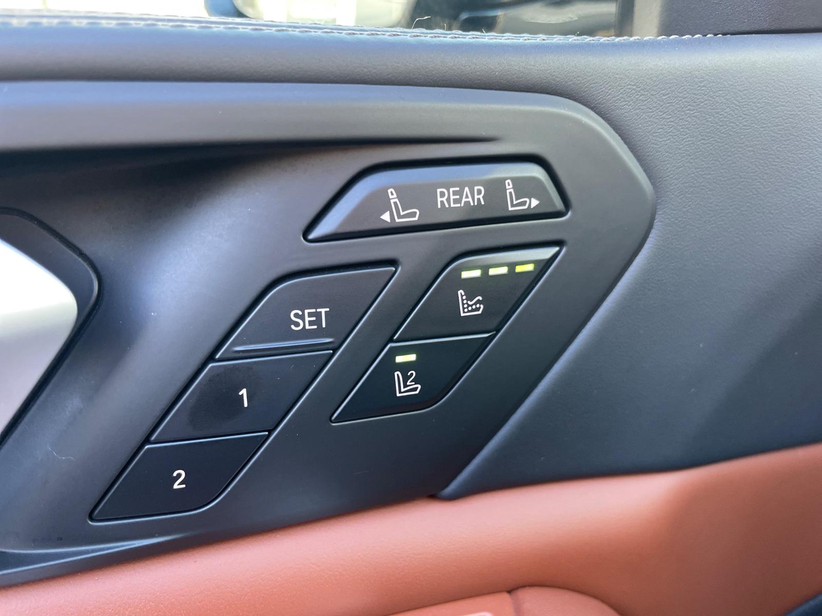 BMW X7 M50d VOLL/SKY LOUNGE/6-SITZE/ASSIST/MASSAGE