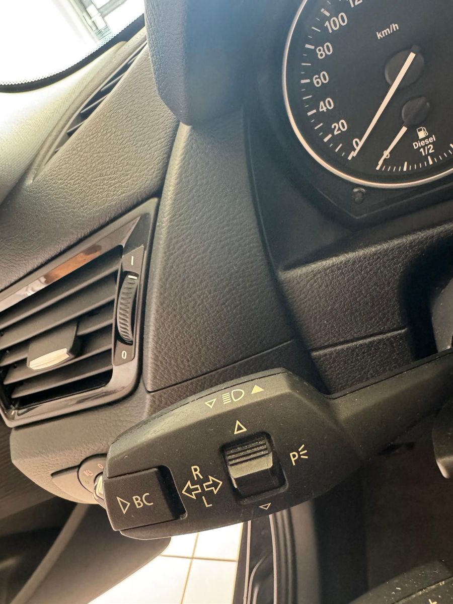 Fahrzeugabbildung BMW X1 18 d xDrive /NAVI/XENON/ALLRAD/GARANTIE