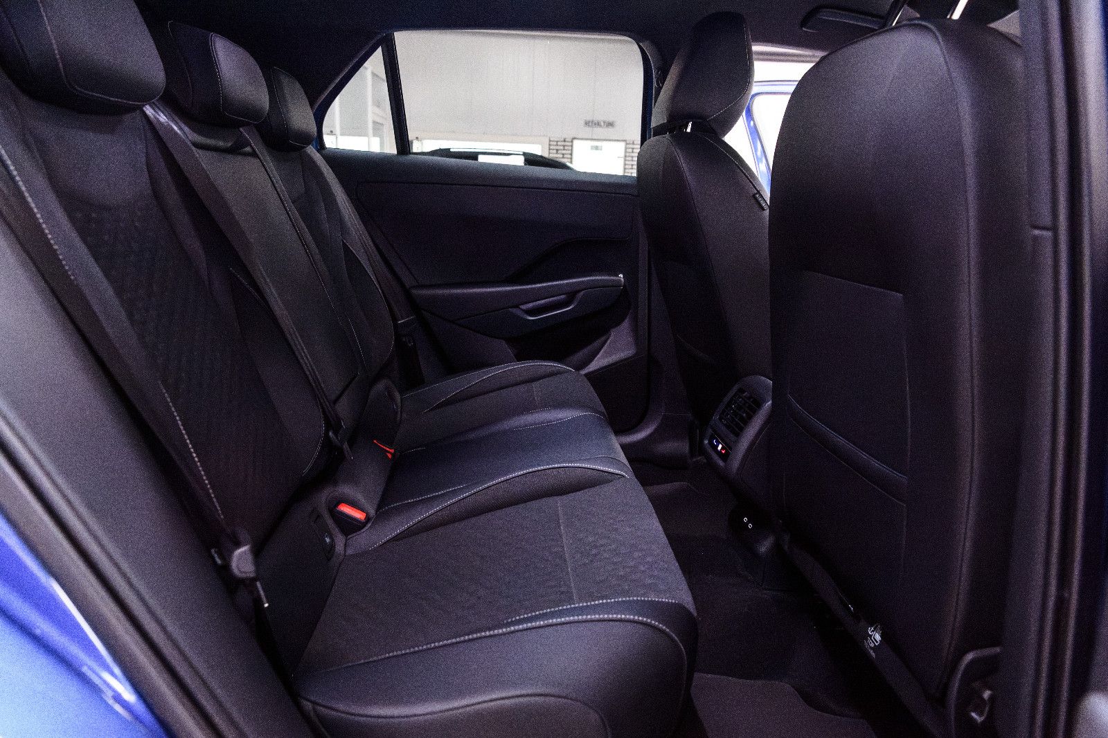 Fahrzeugabbildung Volkswagen T-Roc  1.5l TSI  DSG R-Line Black Style