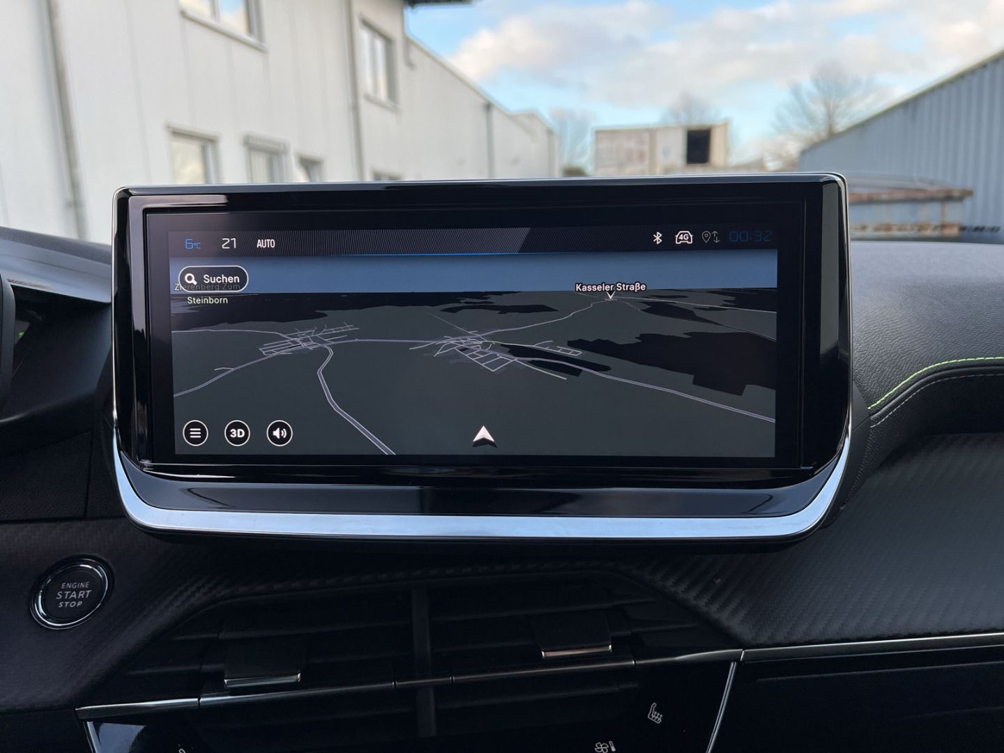 Fahrzeugabbildung Peugeot 2008 GT HYBRID 145 e-DSC6 Panorama Navi