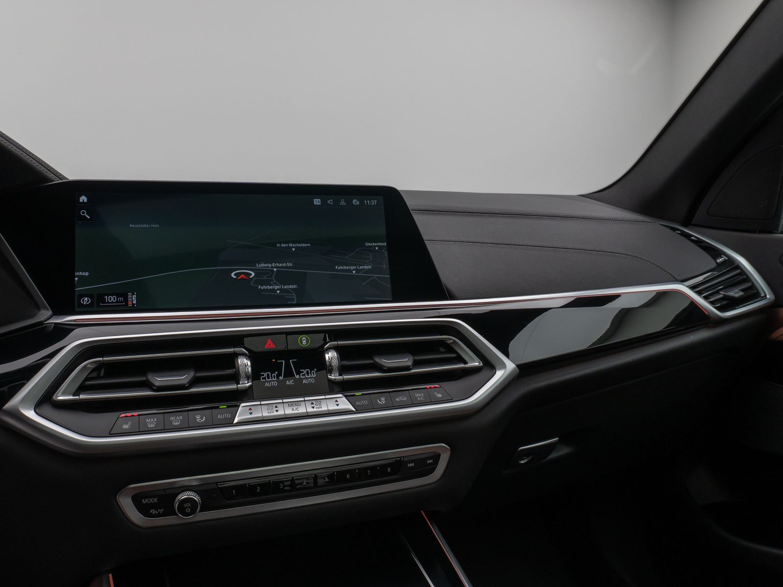 Fahrzeugabbildung BMW X5 xD30d M Sport Panorama Laser Kamera HUD HiFi