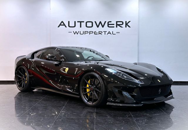 Ferrari 812 Superfast *NOVITEC*CARBON*LIFT*RECARO*