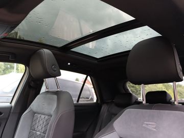 Volkswagen T-Roc 1.5 DSG R-Line Black AHK Pano Matrix Kame.