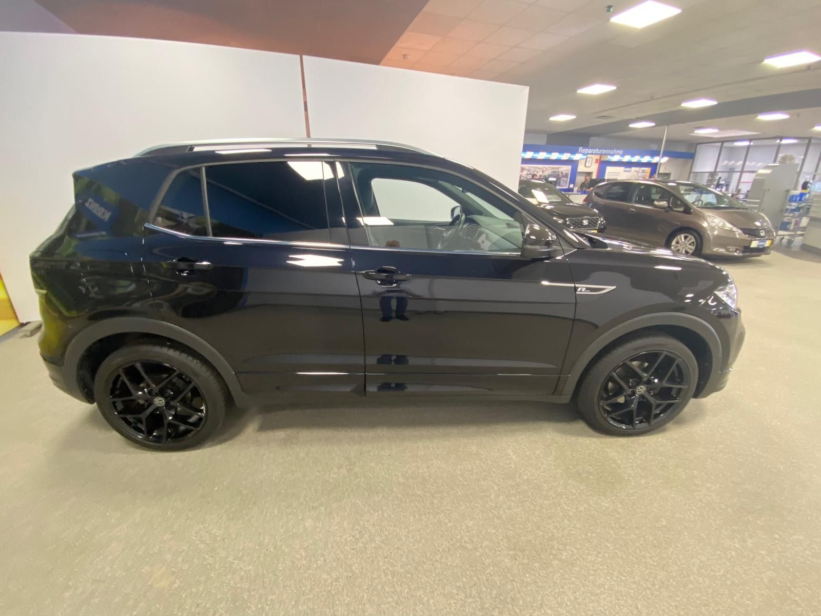 Fahrzeugabbildung Volkswagen T-Cross 1.5 TSI DSG Style R-Line+ACC+RFK+APP+LED