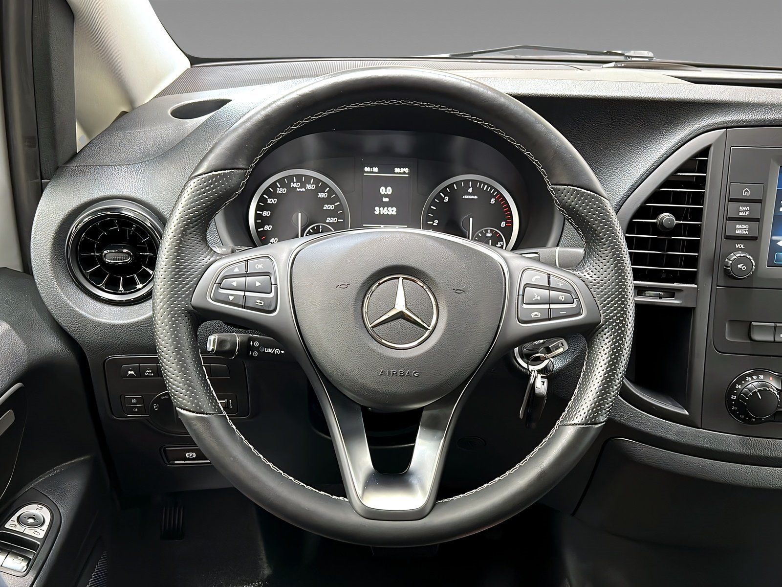 Mercedes-Benz Vito 114 CDI Tourer PRO Extralang Kamer TotW DAB foto 15