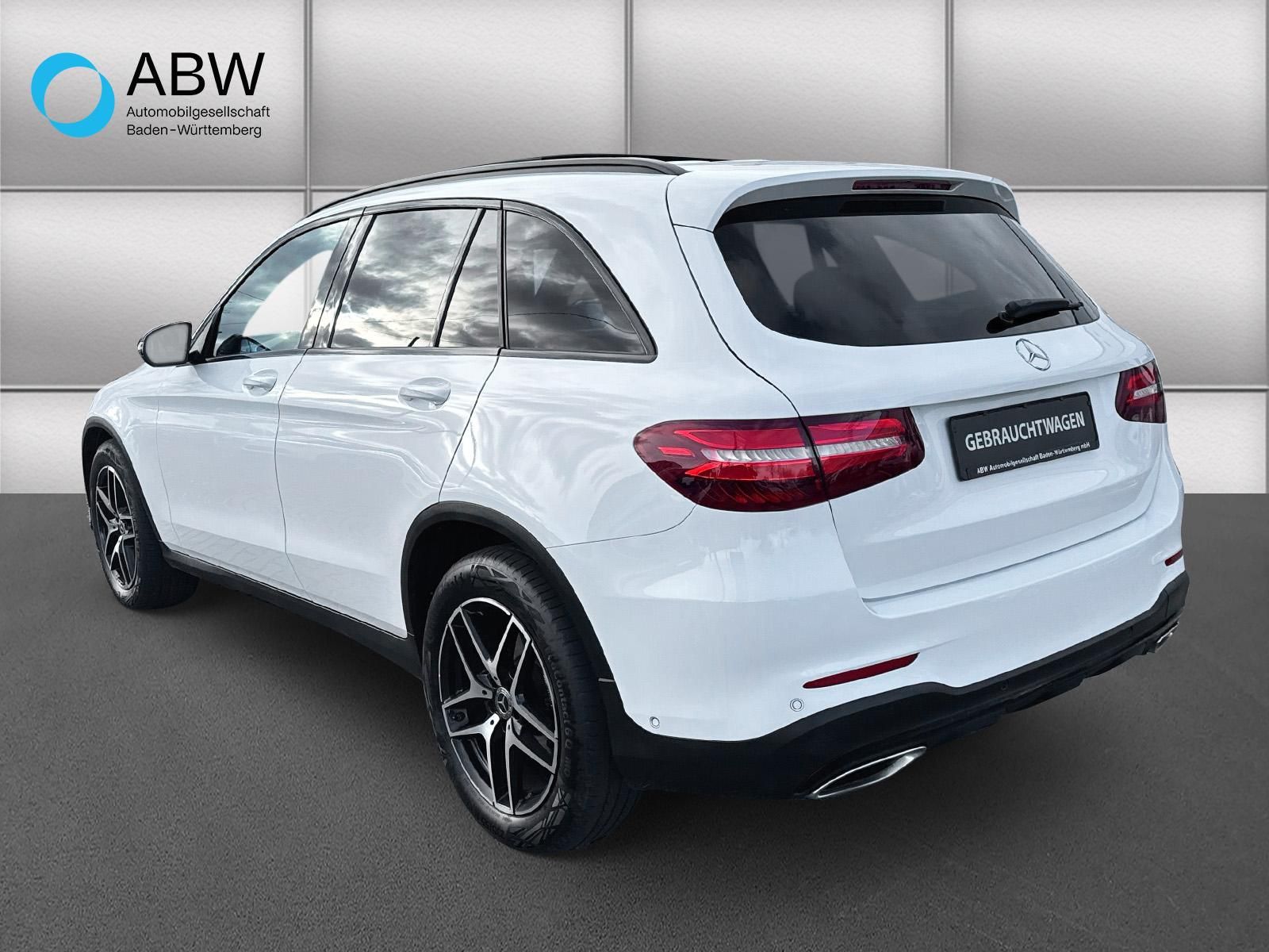 Fahrzeugabbildung Mercedes-Benz GLC 250 4Matic AMG Line Pano Night-Paket