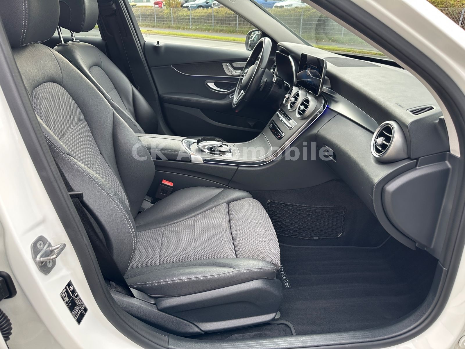 Fahrzeugabbildung Mercedes-Benz C300d T 4Matic Avantgarde/Burmeste/Navi/LED/360°