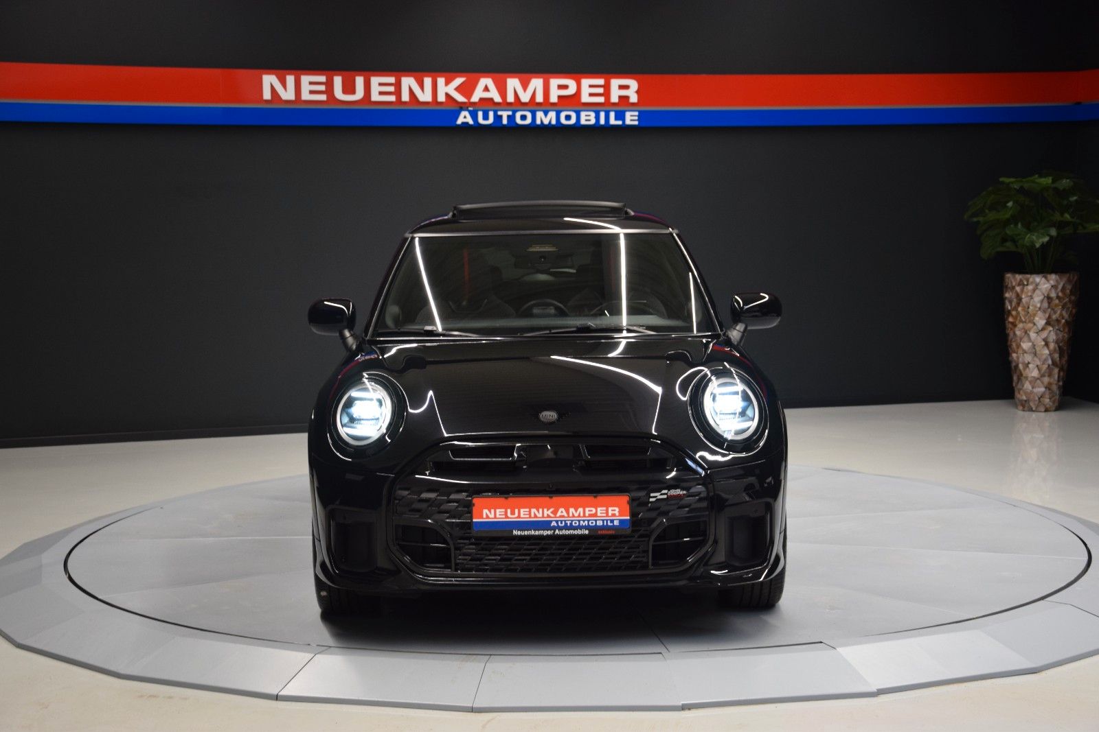Fahrzeugabbildung MINI John Cooper Works Trim XL Pano H&K HUD Memory