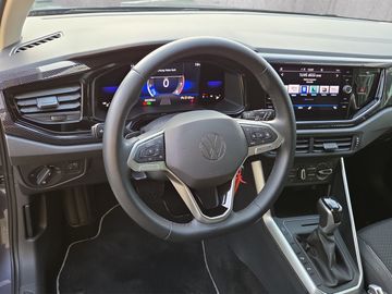 Fahrzeugabbildung Volkswagen Polo Life 1.0 TSI DSG IQ.DRIVE Klima