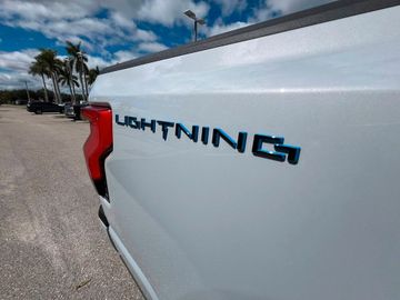 Ford F 150 LightningFlash gr Batt Neuwagen IN HAMBURG