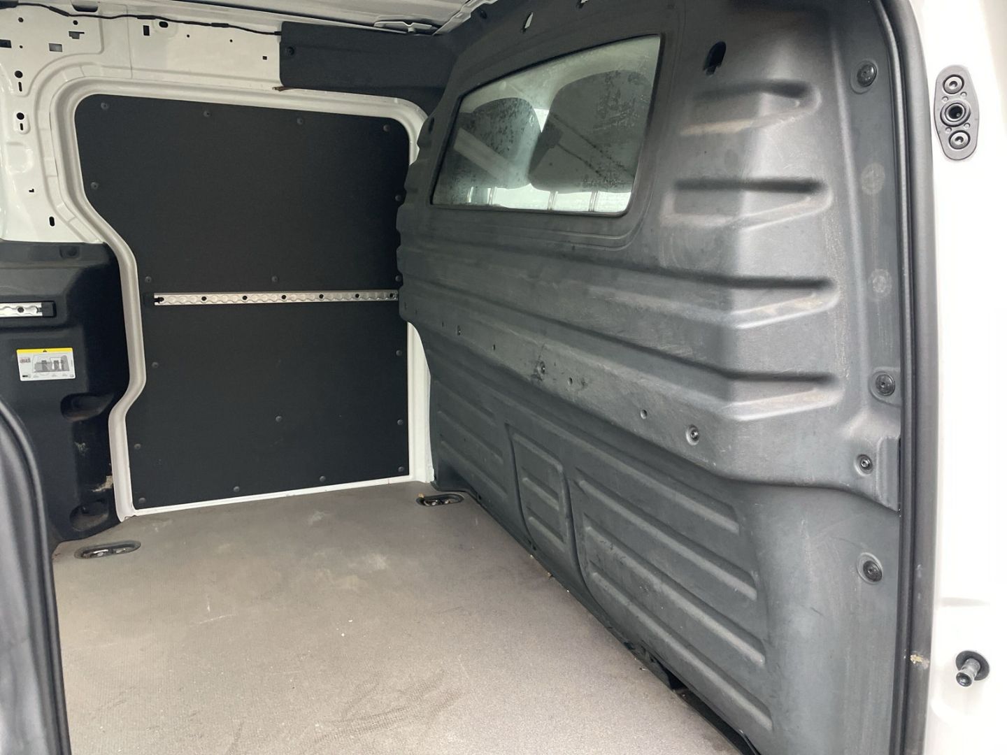 ID. Buzz Cargo AHK/Navi/App-Connect/LED/PDC