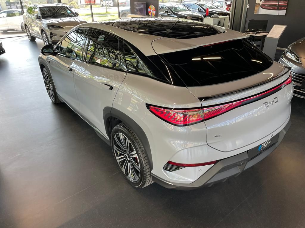 BYD SEALION 7
