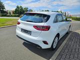Kia Ceed 1.5T Vision 140PS - mit Benzin-Antrieb: Weiß, Soundsystem