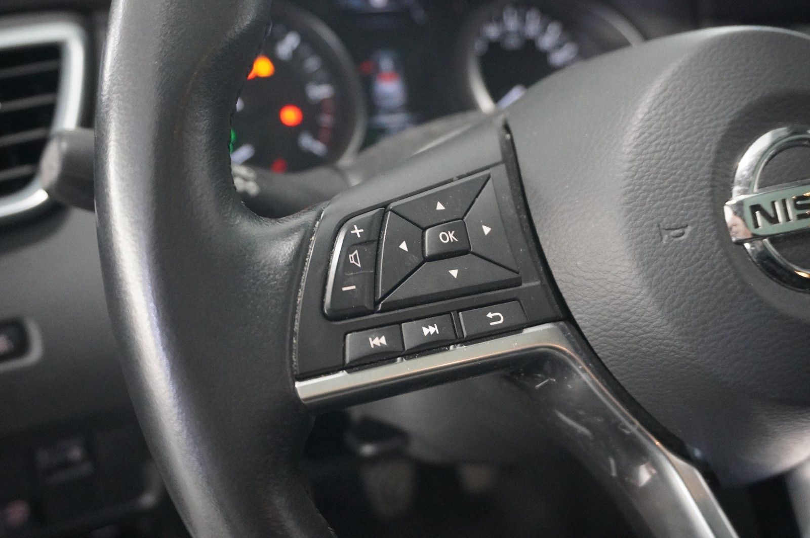 Fahrzeugabbildung Nissan Qashqai 1.5 DCI N-CONNECTA NAVI/LED/360°/PANO.